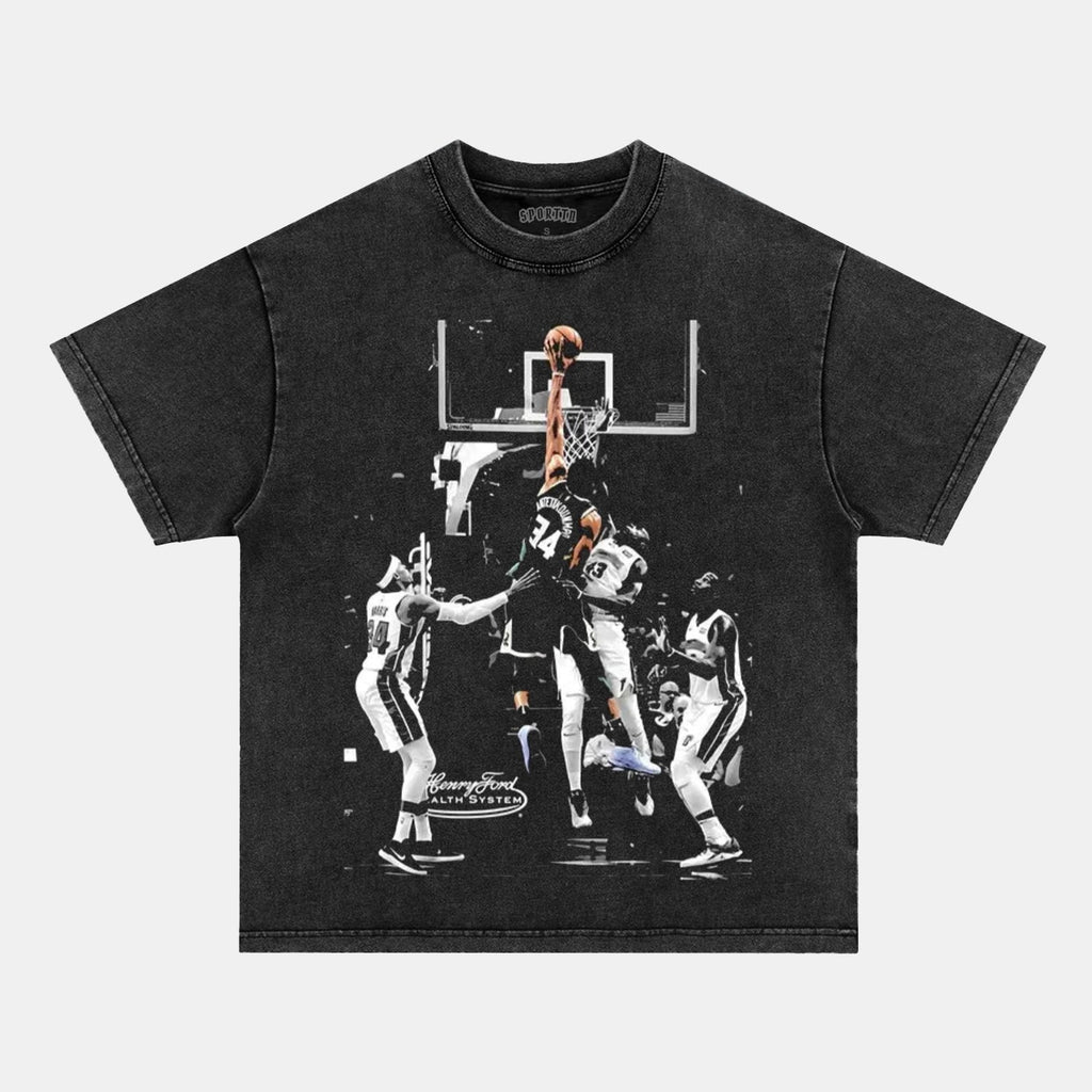 GIANNIS ANTETOKOUNMPO TEEÃ£â‚¬â‚¬ Hoodie, Sweatshirt | CiraTrend.com (Image 1)