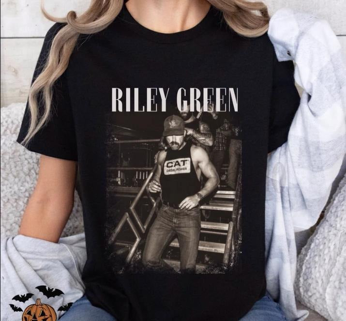 Vintage Rileyyyy Tee, Concert Shirt Hoodie, Sweatshirt | CiraTrend.com